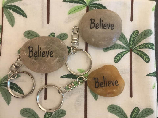 Stone Keyring 'Believe'
