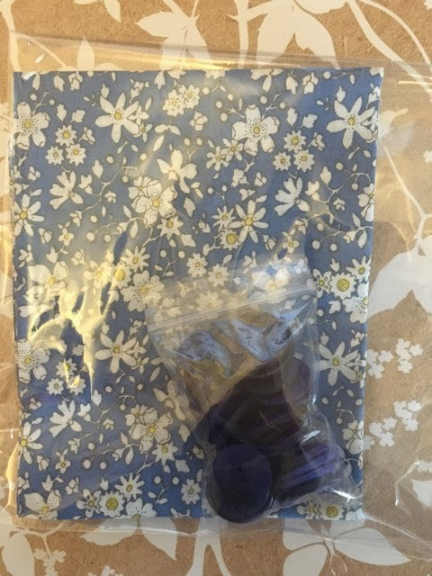Singing The Blues Fat Quarter With Buttons