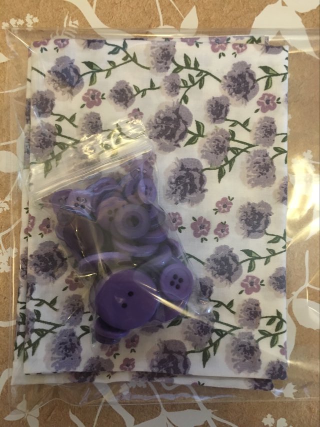 Lavender's Blue Fat Quarter & Buttons