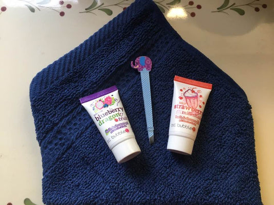 Bubble T Mini Gift Set Blueberry & Dragonfruit/Strawberry Milkshake Bath & Shower Gels