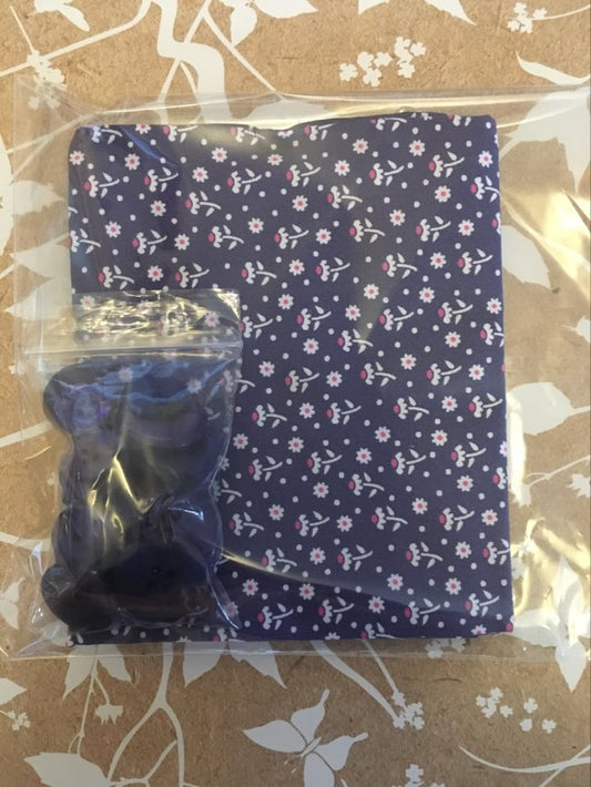 dark daisy floral fat quarter cotton fabric with contrasting mixed buttons sewing pack